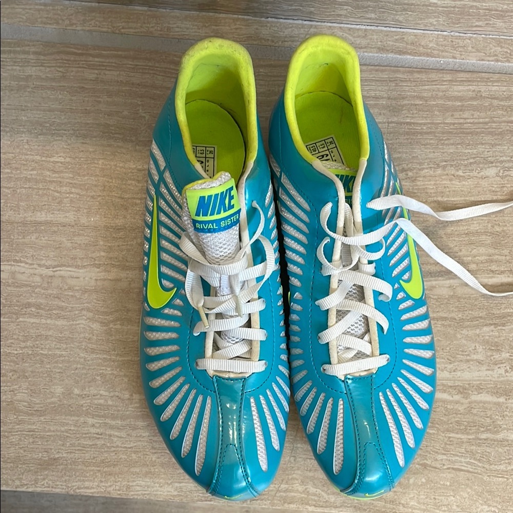 NIKE UEG Women’s Size 9 Blue White Green Athletic Shoes Cleats track Field - Picture 10 of 10